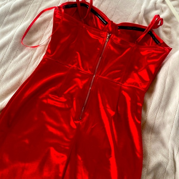 Red Dress - Picture 3 of 4